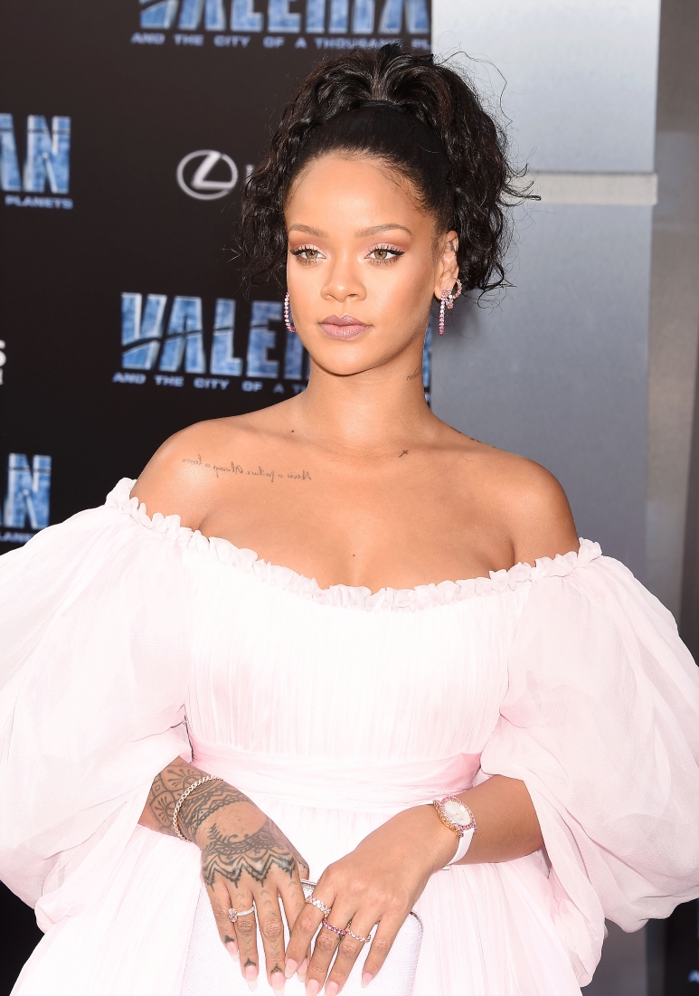 Rihanna wears Chopard to the Valerian premiere in LA, July 17th, 2017_2.jpg