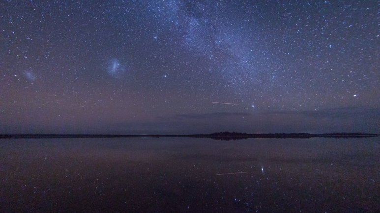 盖尔德纳湖夜景图片来自@西西里玩不停.jpg