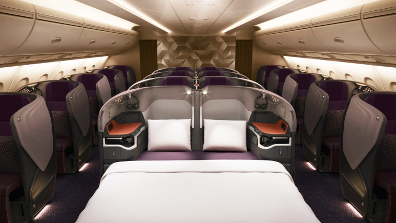 07. 新加坡航空全新A380商务舱（中间相邻2个座位可合并成双人床）.jpg