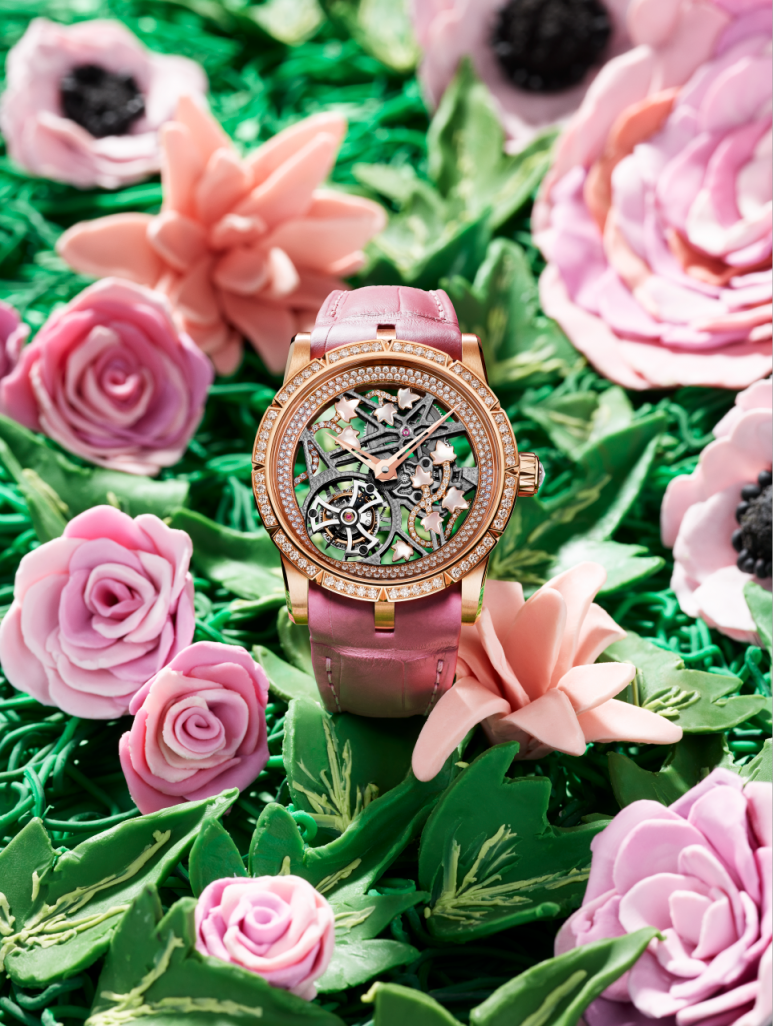 Excalibur Broc&eacute;liande镂空飞行陀飞轮腕表（型号：DBEX0475）_情境图.png