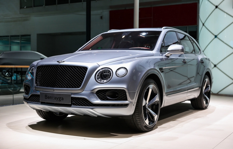 3. 宾利添越Bentayga V8 (1).jpg